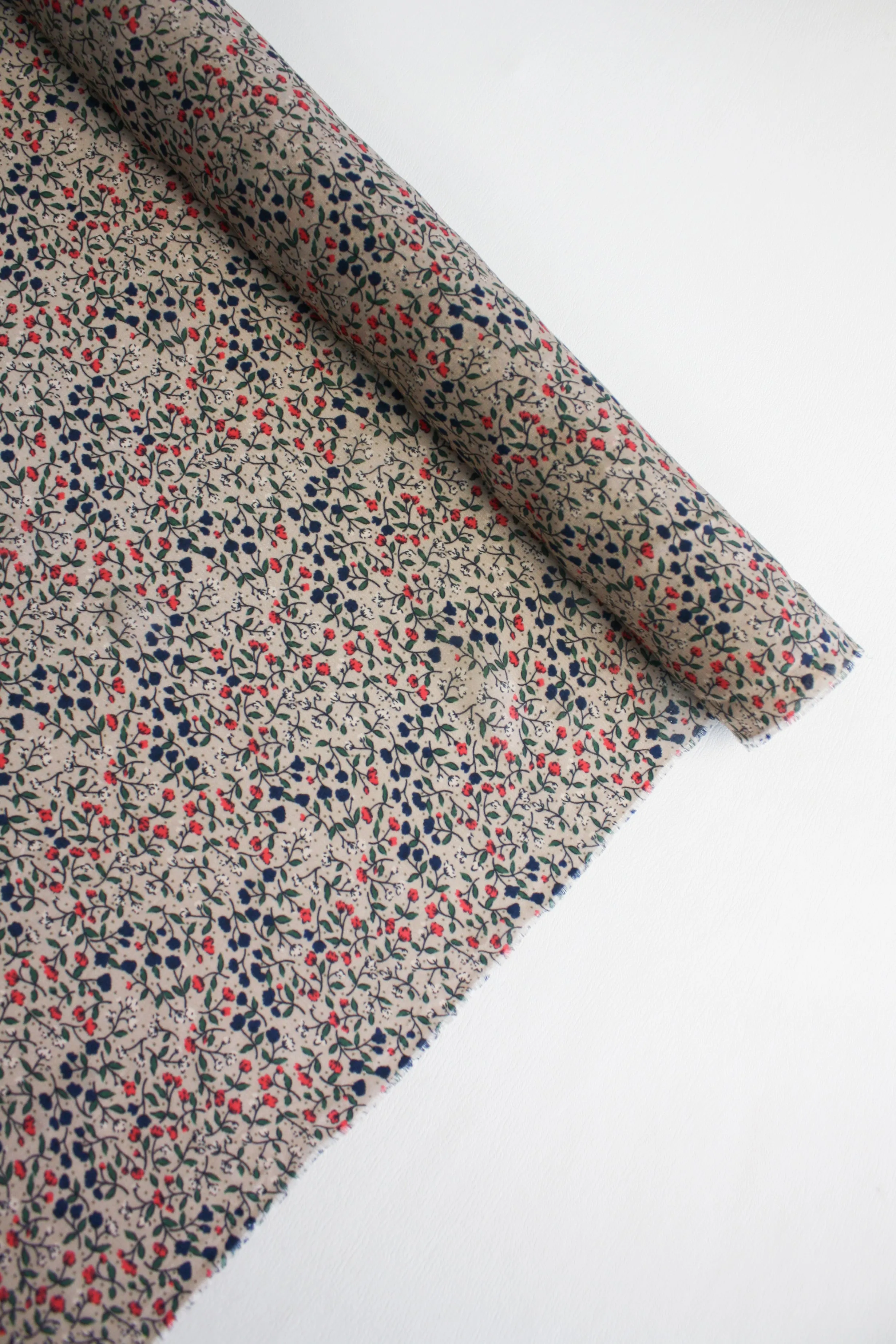 Beatrix - Printed Viscose Crepe | Almond